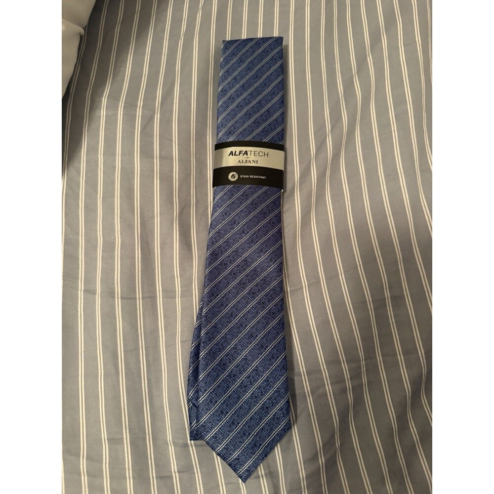 NWT Alfani Mens Stripe Pattern Royal 431 Necktie